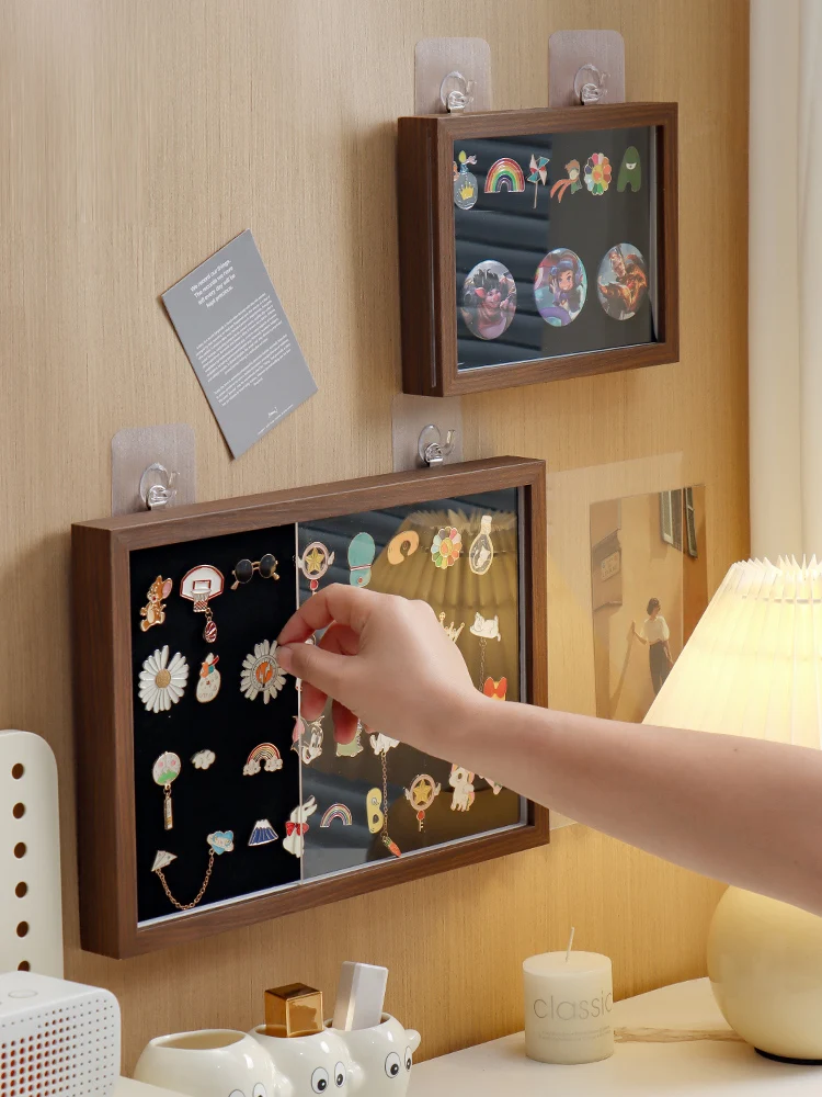 Metal Dustproof Award Medal Display Stand Pin Backboard Barrette Chest Pin Felt Memorial Box Vintage Style Jewelry Storage