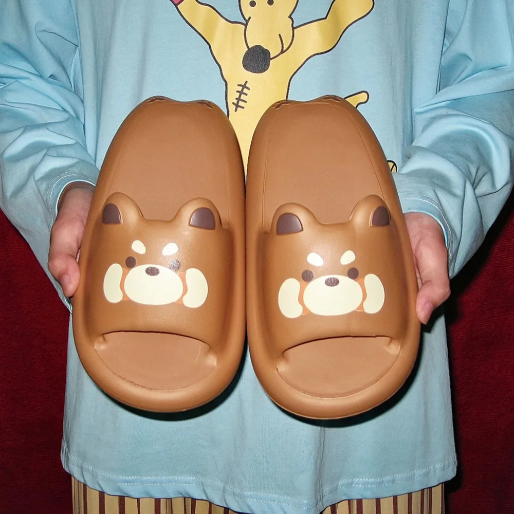 Gezellige creatieve rode panda pantoffels zachte bodem antislip rode panda EVA pantoffels cartoon schattige kawaii dierglijbanen unisex
