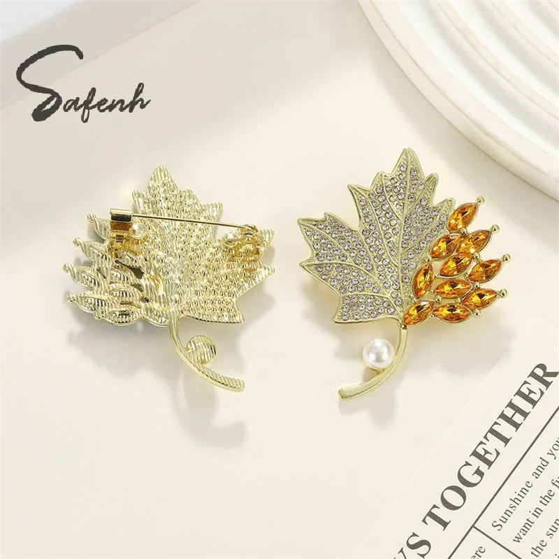Fashion Rhinestones Pearl Alloy Maple Leaf Brooch Chic Pin Women Men Clothing Accessory Jewelry Suit Lapel Corsage New Year Gift