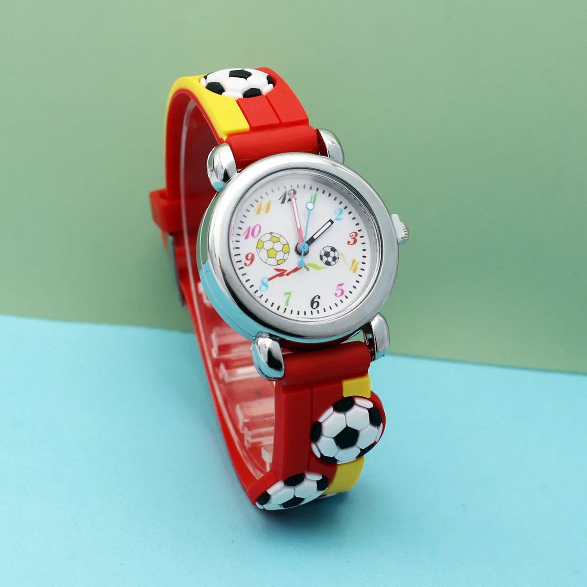 Montre à quartz en silicone souple pour enfants, dessin animé de football 3D mignon, montre créative pour garçons et filles, horloge pour étudiants, cadeau