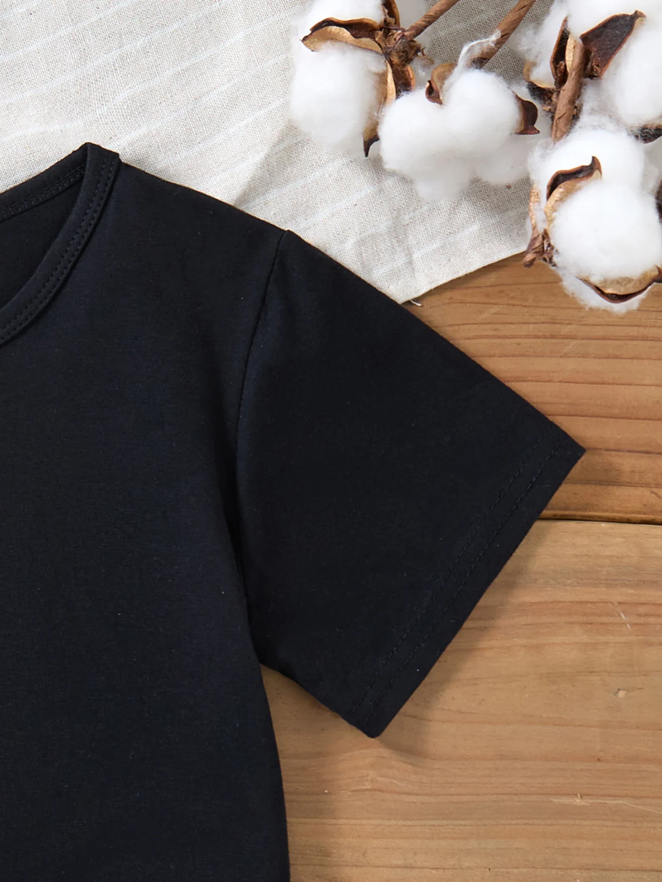 Kids Black Short Sleeve T-Shirt Cute Curious Cartoon Cat Cherry Print Girls Summer Tees Soft Cotton O Neck Children Casual Tops