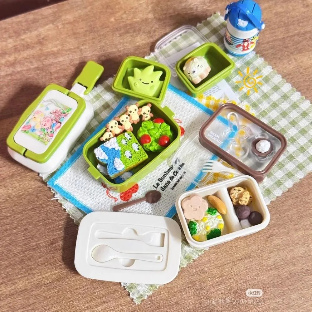 

Cute 1/6 1/12 Scale Picnic Box Multicolor Cartoon Pattern Dollhouse Lunch Box Plastic Accessories Dollhouse