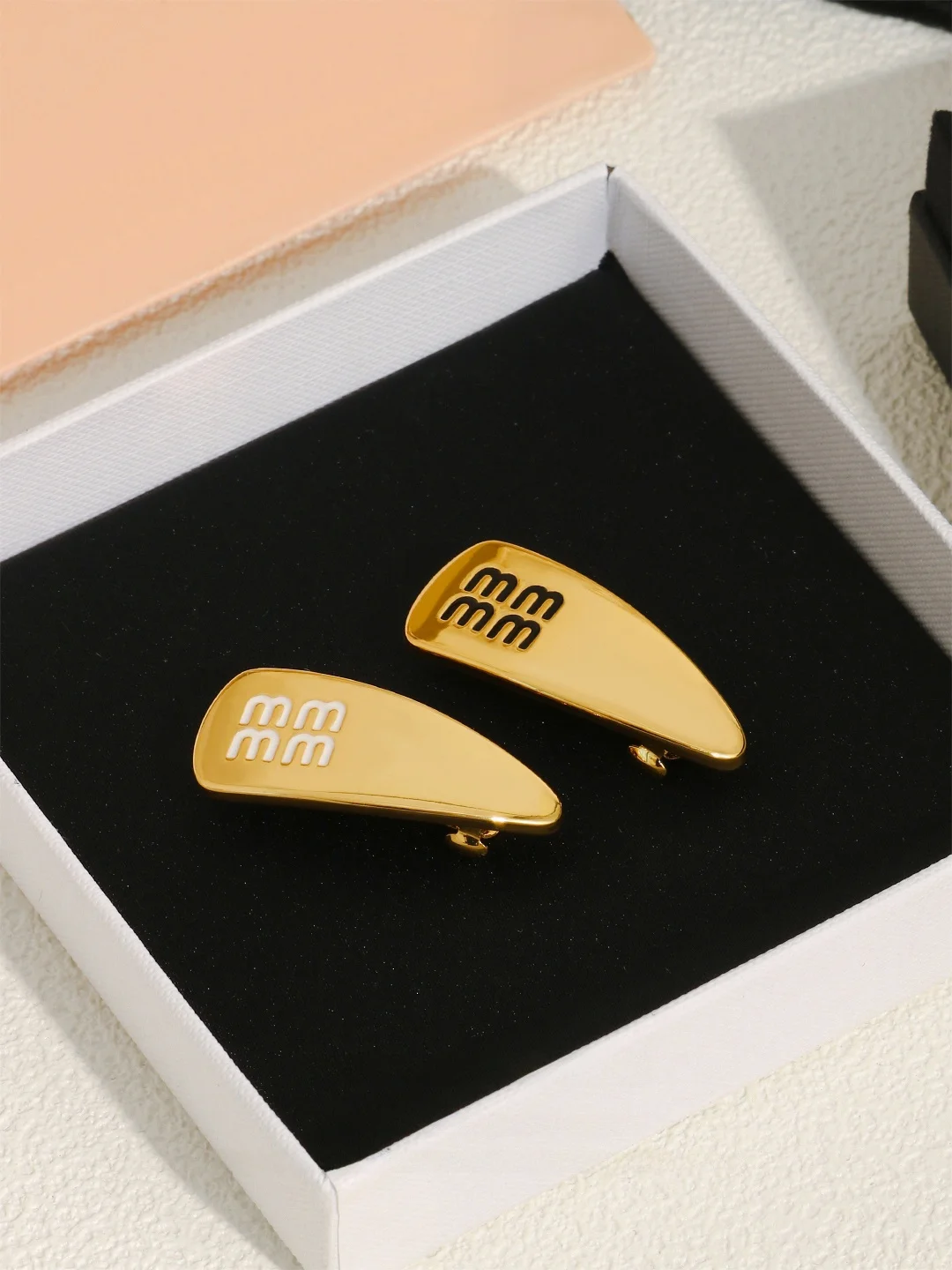 gold-enamel-drip-glaze-letter-metal-hair-clip-women-high-end-luxury-vintage-fringe-hair-clip-faionable-korean-sle