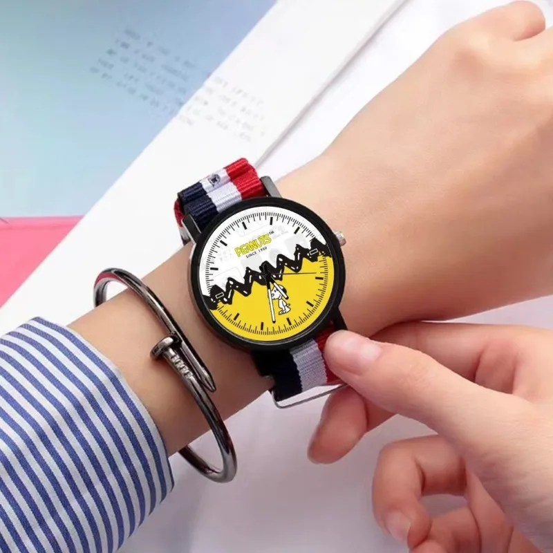 Snoopy Watch Women Cartoon Quartz Watches Fashion Boys Girls Students\' Cute Dial Clock Children Creative Wristwatches Gifts