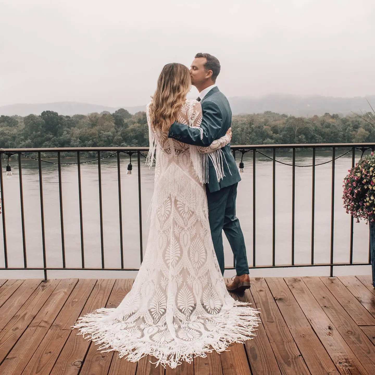 Mangas compridas rendas barco pescoço sereia vestido de casamento personalizado borlas ilusão franjas boho praia fotos reais vestidos de noiva