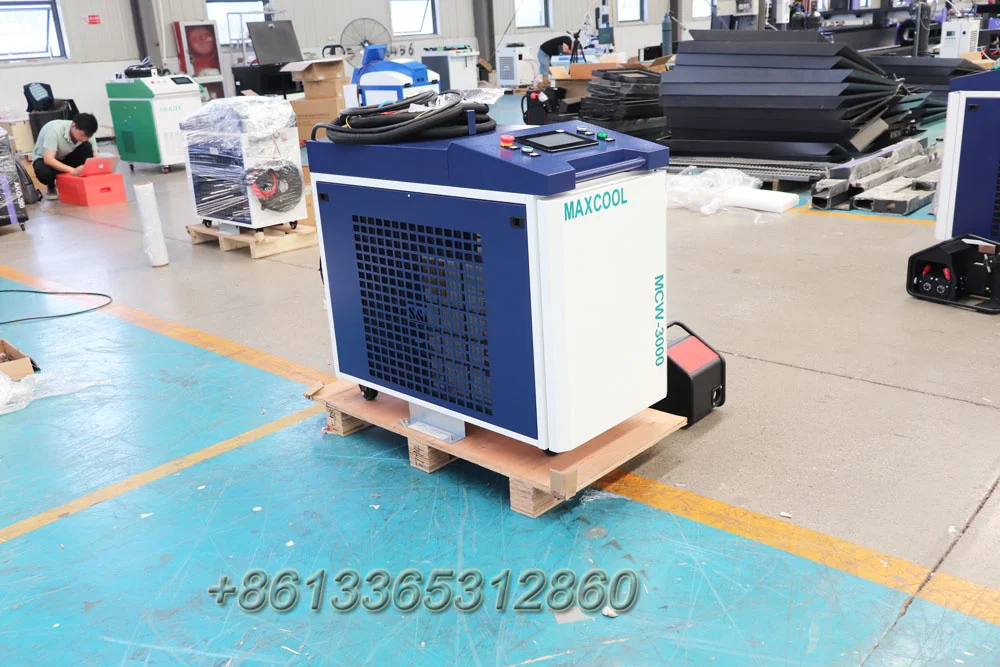 Maxcool High Speed Small Handheld Fiber Laser Welding Cleaning Cutting Machines for Steel with Water Chiller