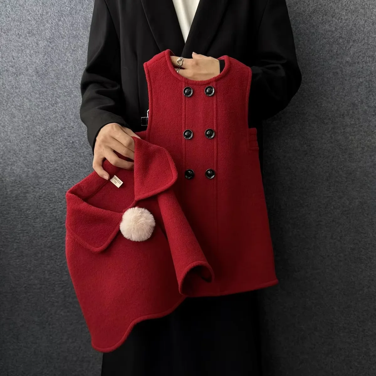 Girl Baby Clothing Autumn/Winter 2026 New Children's Woolen Cloak Shawl Coat and Dress New Year's Outerwear