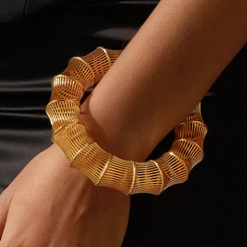VAROLE Wreath Design Bracelet For Women Gold Plated Hollow Out Bracelet Fashion Jewelry Party Accessory
