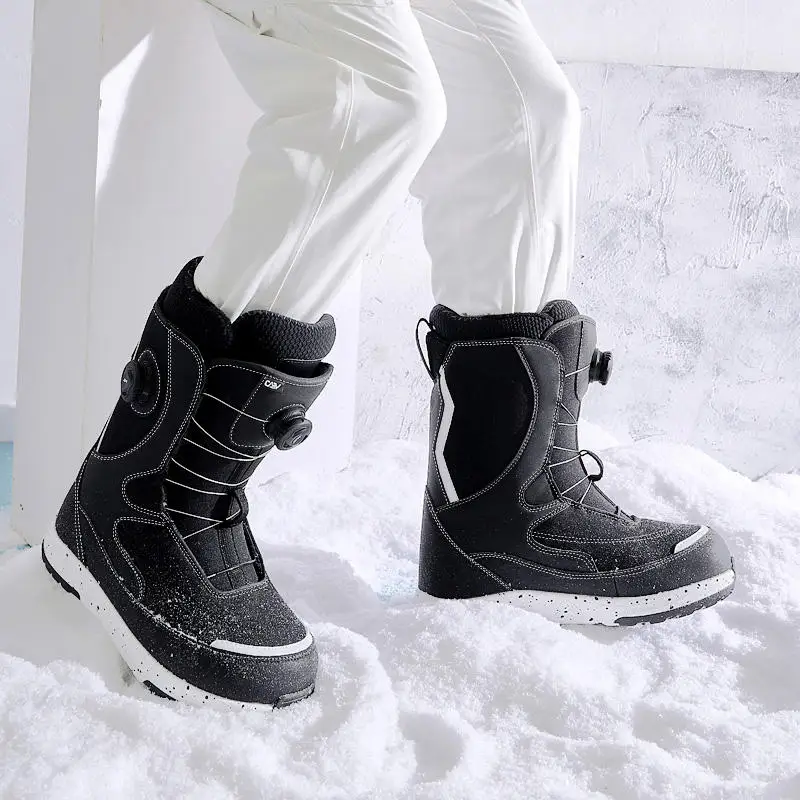 أحذية عالية الجودة للتحكم في الهواء الطلق، أحذية التزلج الرياضية تدعم أحذية التزلج على الجليد بإبزيم سلك فولاذي مزدوج
