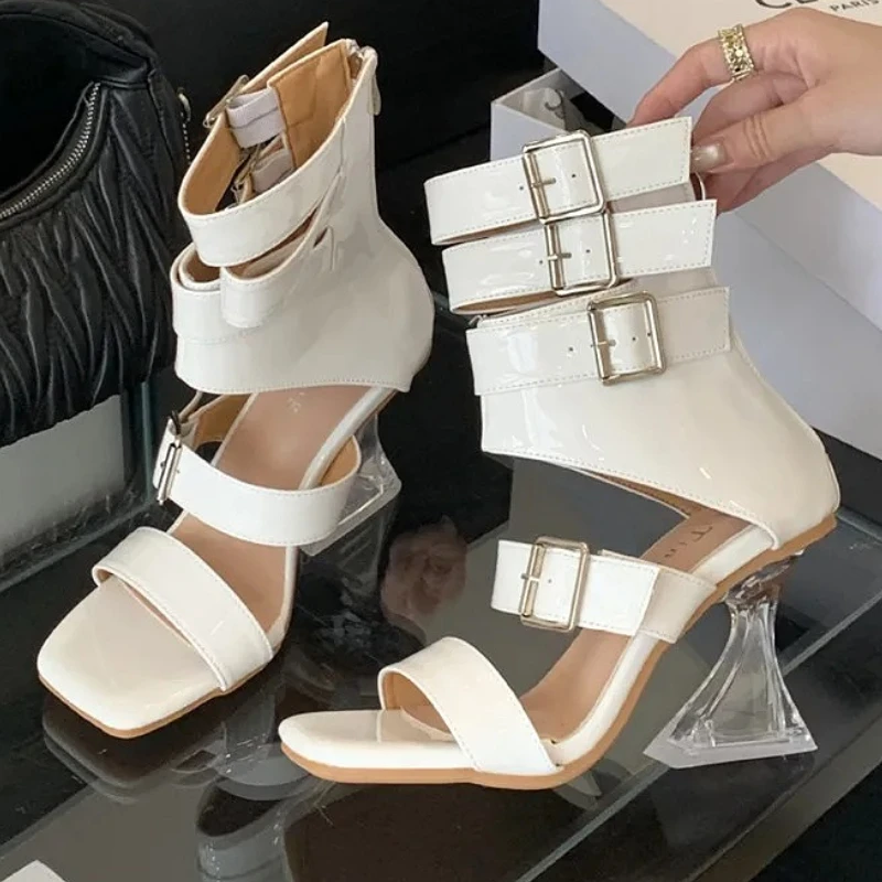 

Дизайнерские брендовые сандалии, женские элегантные туфли-лодочки с квадратным носком, банкетная обувь для вечеринок, ремень на щиколотке, пряжка, уличный стиль, пикантные женские туфли на высоком каблуке