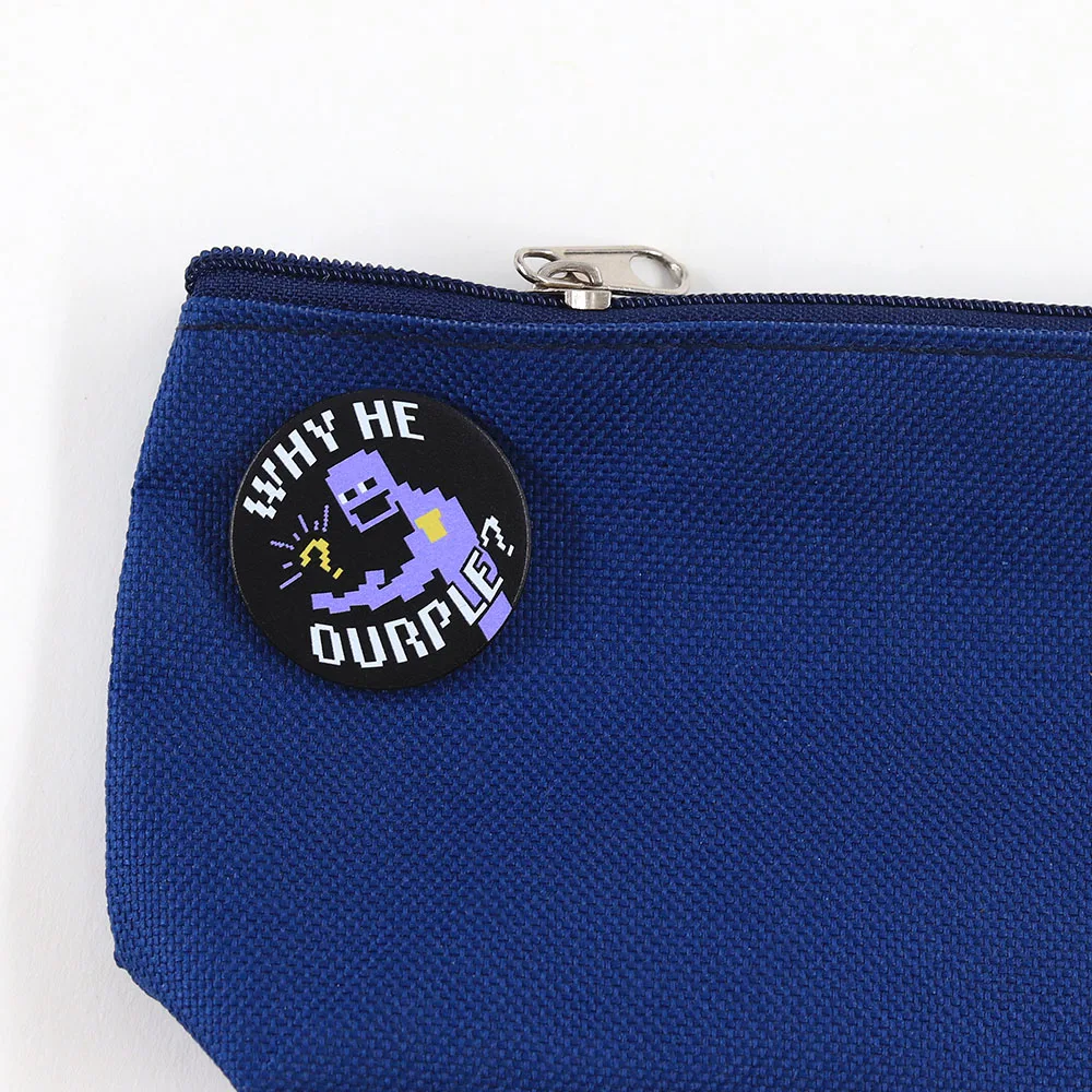 Lustige Pixel-Art-Spiel-Broschen „Why He Ourple“ Emaille-Pin Kreatives Horror-Spiel-Abzeichen für Rucksäcke, Kleidung, Schmuck und Accessoires – Detail 9