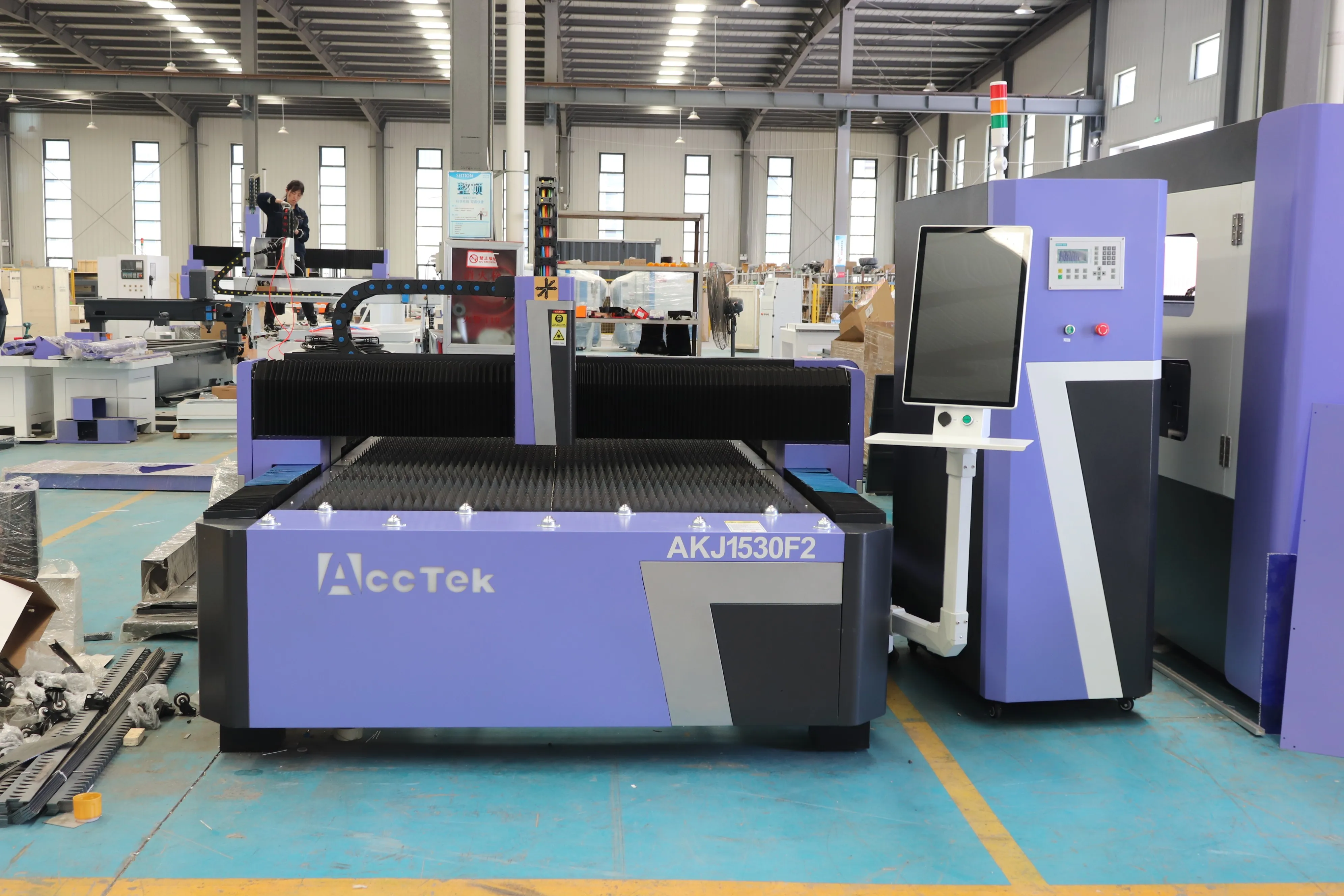 2000w 3000w 4000w 6000w Fiber Laser Cutting Machine 3015 Single Table For Metal Shee