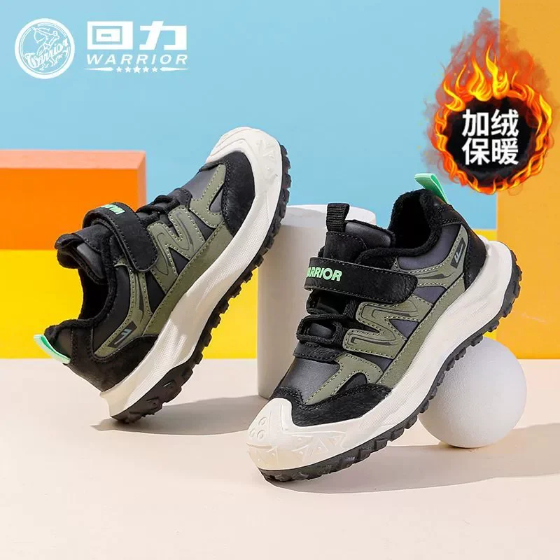 

Детская повседневная обувь Warrior, зима 2025 г., модные плюшевые кроссовки на толстой подошве для мальчиков, детская теплая хлопковая обувь