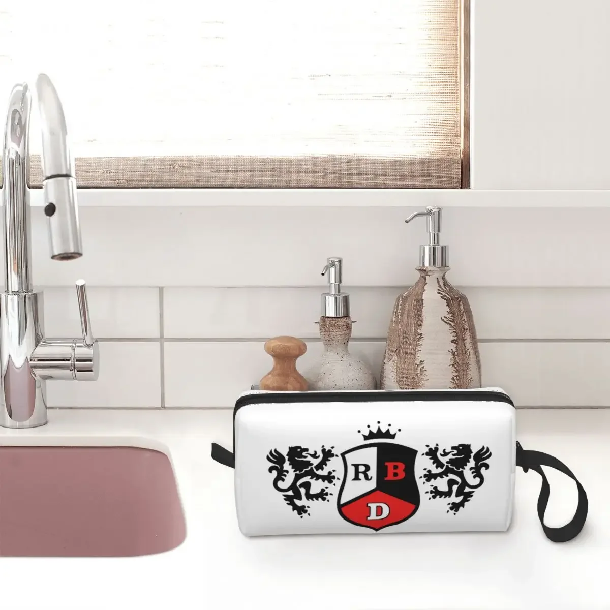 حقيبة مستحضرات التجميل Rebelde للنساء حقائب مكياج RBD Mia Colucci للسفر اليومي حقيبة أدوات الزينة المنظم الحقيبة