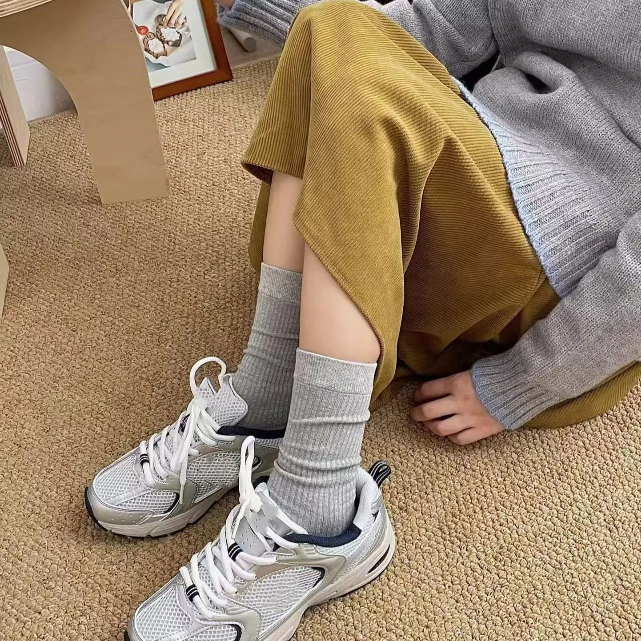 Einfarbige gerippte Crew-Socken für Damen, Frühling und Sommer, dünn, atmungsaktiv, lässig, mittelhohe Socken, Streetwear-Stil, koreanisch – Detail 5