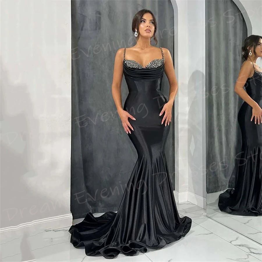 Affascinante sirena nera semplici abiti da sera da donna Sexy Spaghetti Strap Beaded Prom Gowns Classic senza maniche Vestido De Noche