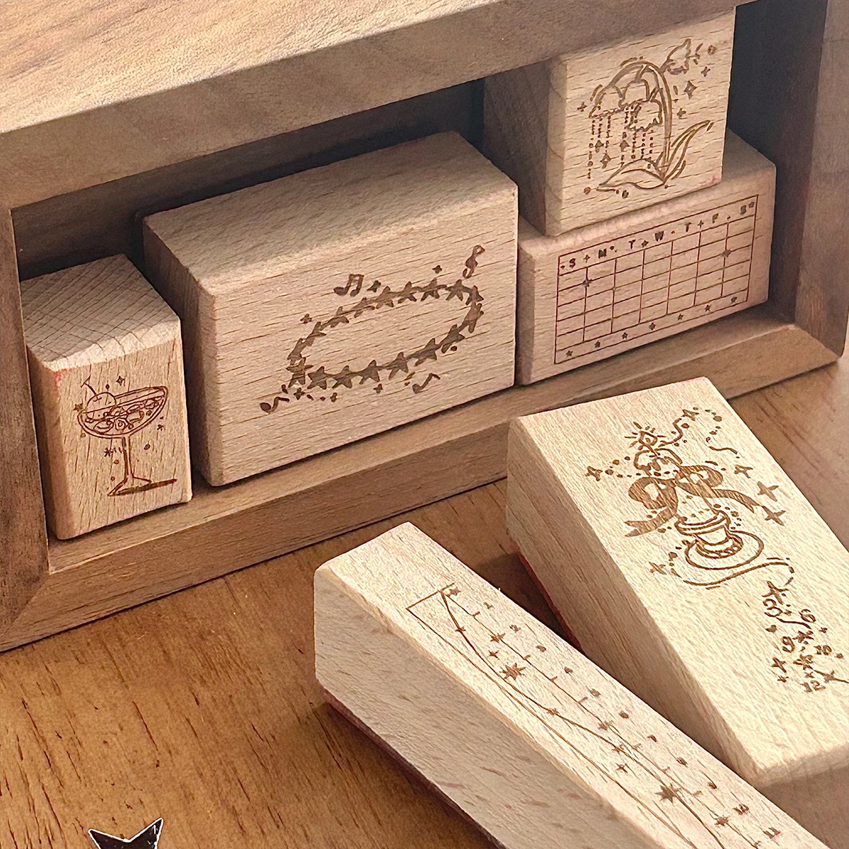 

WAKAWAKA Wooden Timeline Stamps Stamp Sheets Stamps Seal Vintage Check in Decoration Functional Journaling Tools Retro Recording