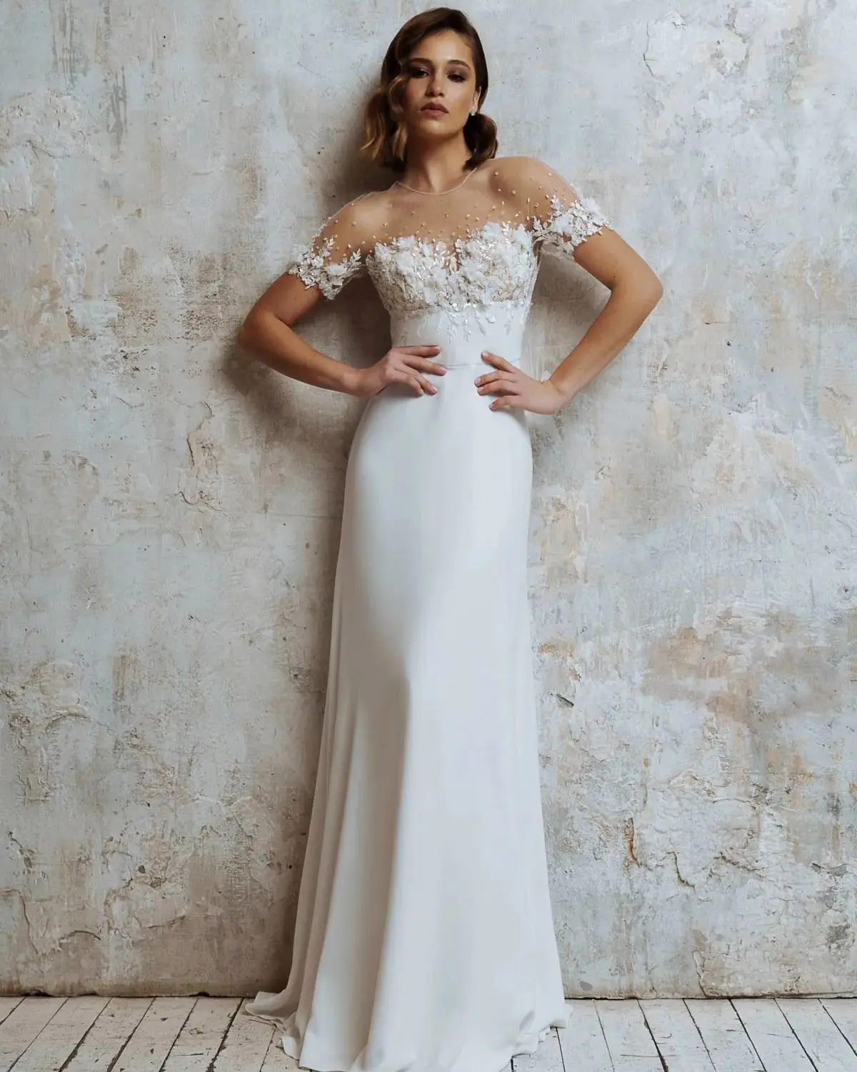 

Elegant Satin A Line Wedding Dresses Sheer Neck Appliques Bridal Gowns Glitter Sequins Floor Length Vestidos De Mariee