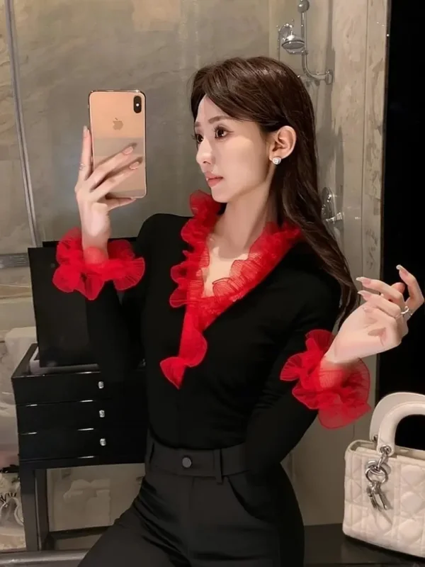 

Женская осенне-зимняя облегающая базовая футболка с завышенной талией и дизайном с деревянными вставками для ношения под одеждой