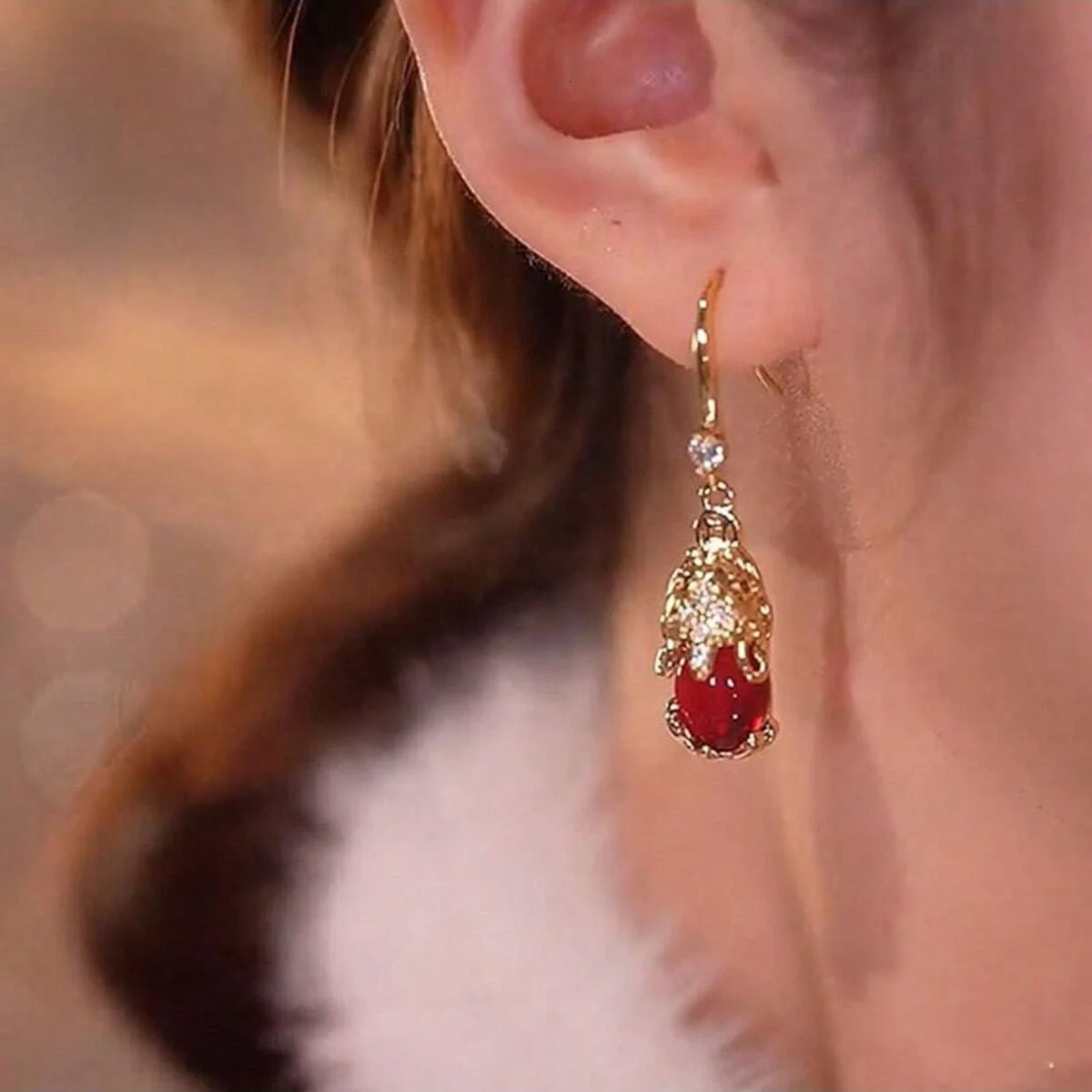 1pair of elegant atmospheric red wedding and festival earrings in a small niche for women's pihew