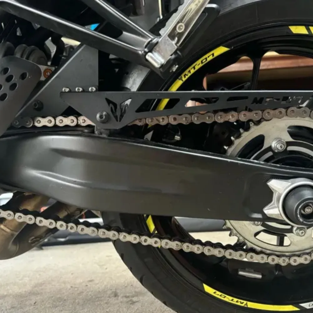 ヤマハトレーサー700-xsr700-xtribute-2016-2017-2018-2019-2020-2021-2022-2023-2024-チェーンカバートリムパネル保護ガード