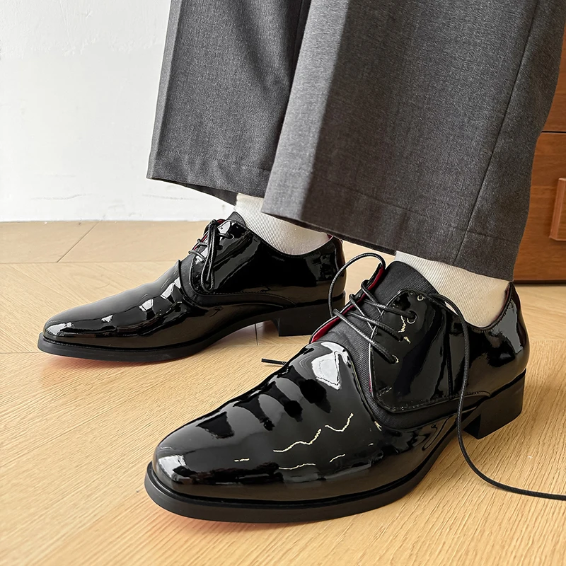 

Men New Pleated High-end Lace Up Red Sole Splicing Breathable Fashion Elegant Pointed Shiny Men Shoes