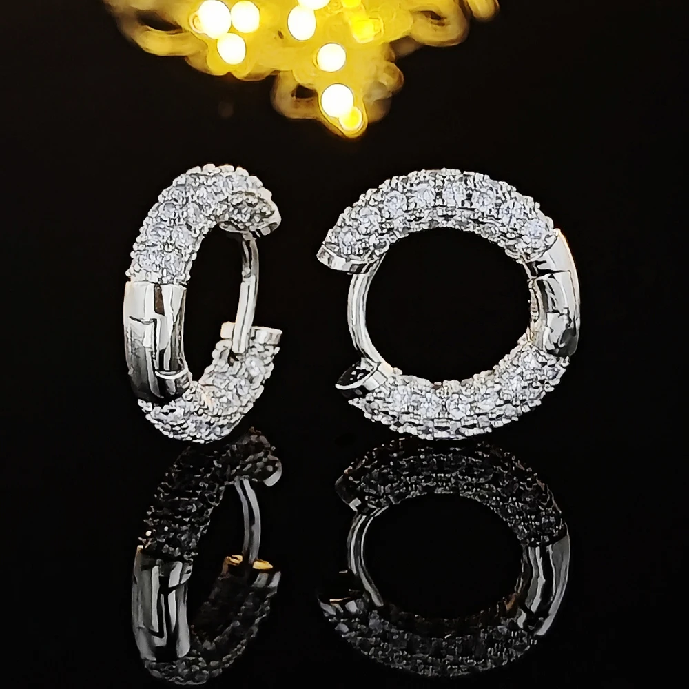 Luxury Women Small Hoop Earrings Dazzling Micro Paved CZ Stones Versatile Female Accessories High Quality Fashion Jewelry E5978