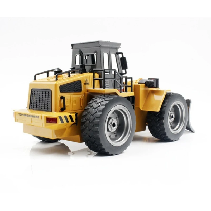 HUINA 1/18 Scale RTR RC Remote Control Construction Truck Snow Plow Car 2.4G Model Battery 586 Outdoor Toys Boys Gift TH18064