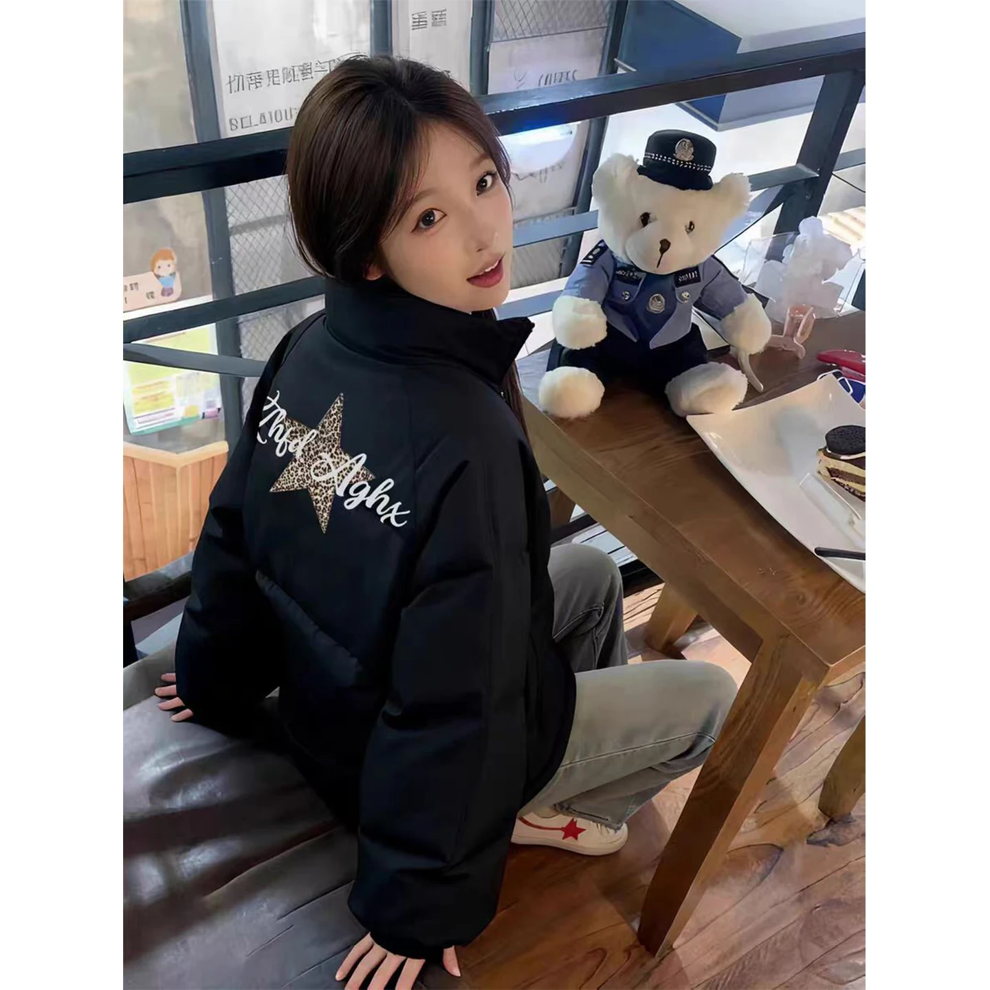 

Парка женская зимняя удлиненная, с застежкой на скрытые пуговицы, двусторонняя, для активного отдыха в городе, со съемными элементами