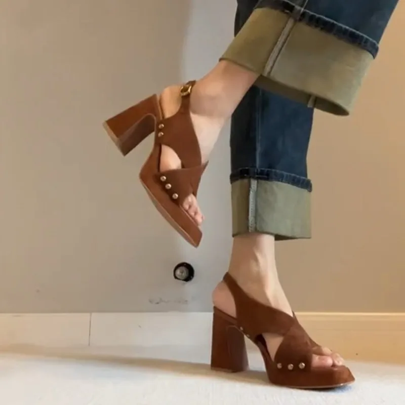 2026 New Niche Chunky High-heeled Open-toe Sandals Women's Retro Rivets French Temperament Not Tiring Feet Platform Shoes