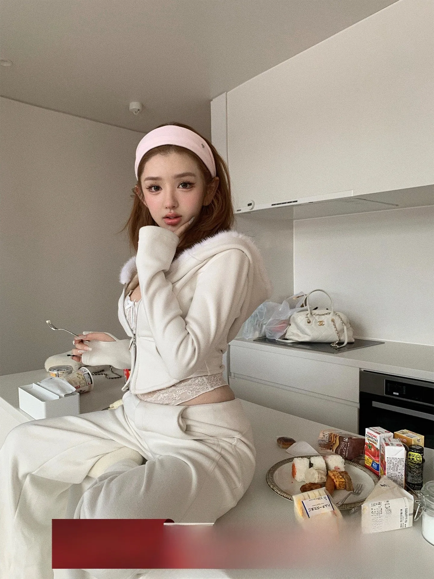 

DOGGYQIN женская повседневная кружевная шапка, пальто со встроенной нагрудной подушечкой, норковый воротник, длинные брюки, комплект из футболки, зимний ансамбль