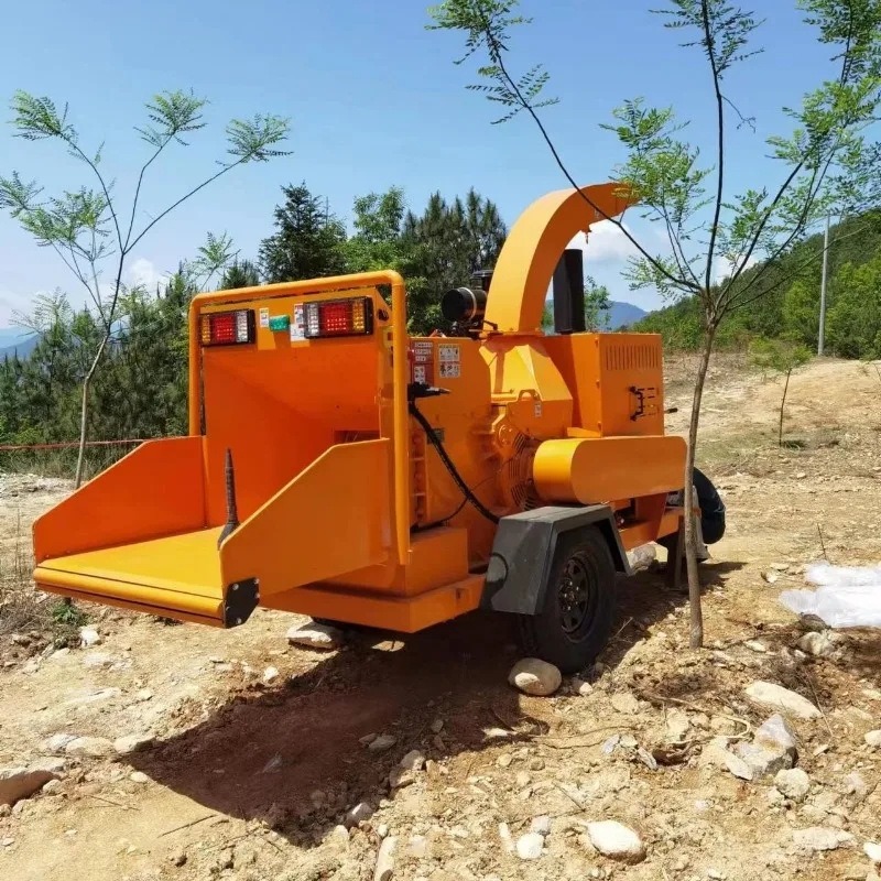 Waste Wood Crusher Crushing Wood Pallet Shredder Small Mobile Sawdust Wood Chipper Grinder Cutting Blades