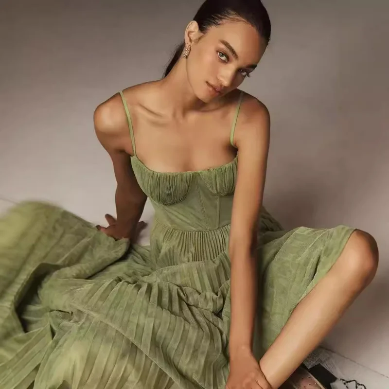 Abendkleid im neuen Stil, sexy Träger, rückenfrei, langes Kleid, ärmellos, tiefe V-Slim-Fit-Brautjungfernkleid