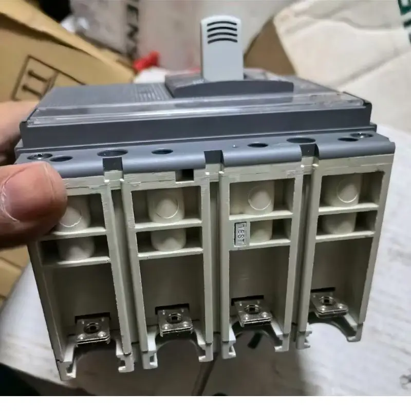 

brand-new for ABB Circuit breaker XT2S160 TMA80A 4P