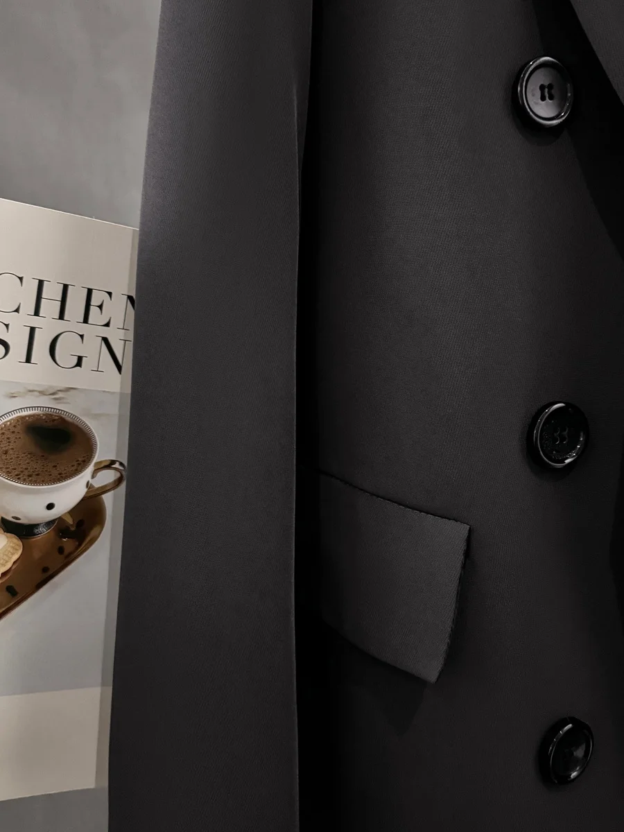 Długi, wyszczuplający żakiet damski, nowa kolekcja wiosna-jesień 2025, elegancki, profesjonalny płaszcz do kolan, do pracy, poliester.