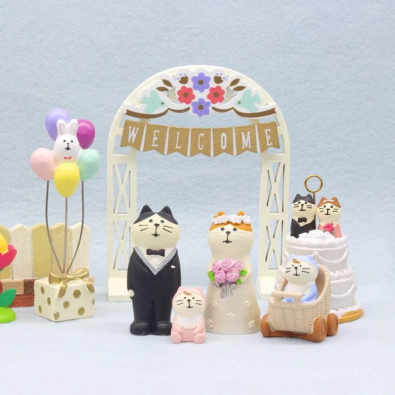 Cartoon Mini Sweet Lovers Couple Family with Kids Baby Carriage Decoration Figurines Home Decor Friends Wedding Exquisite Gifts