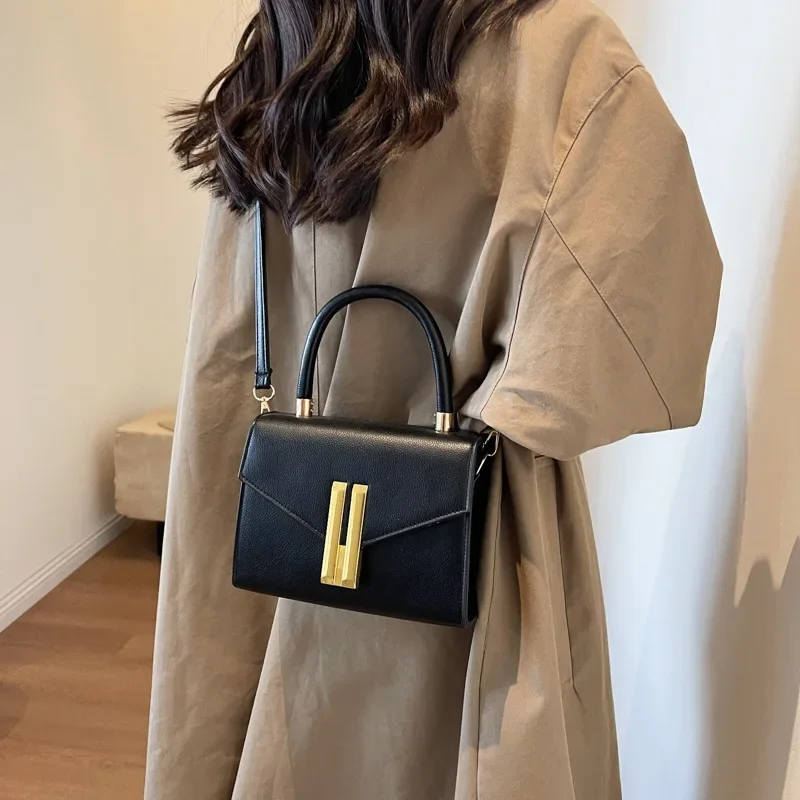 

Korean version of the simple generous shoulder bag 2025 new fashion popular small square bag casual female shoulder bags