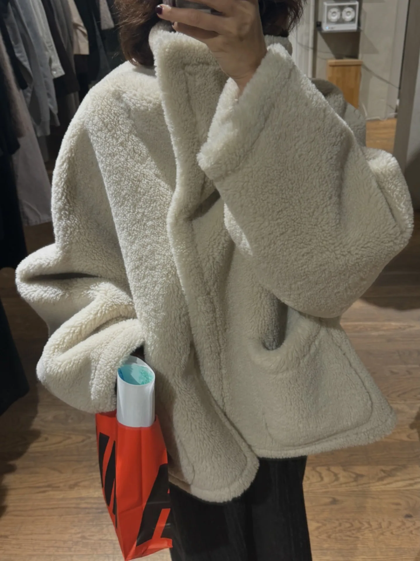 Gola de pele de cordeiro Casaco duplo de couro e pele intercado feminino inverno novo Sle Warm Top Commute Sle Long Sve Loo...