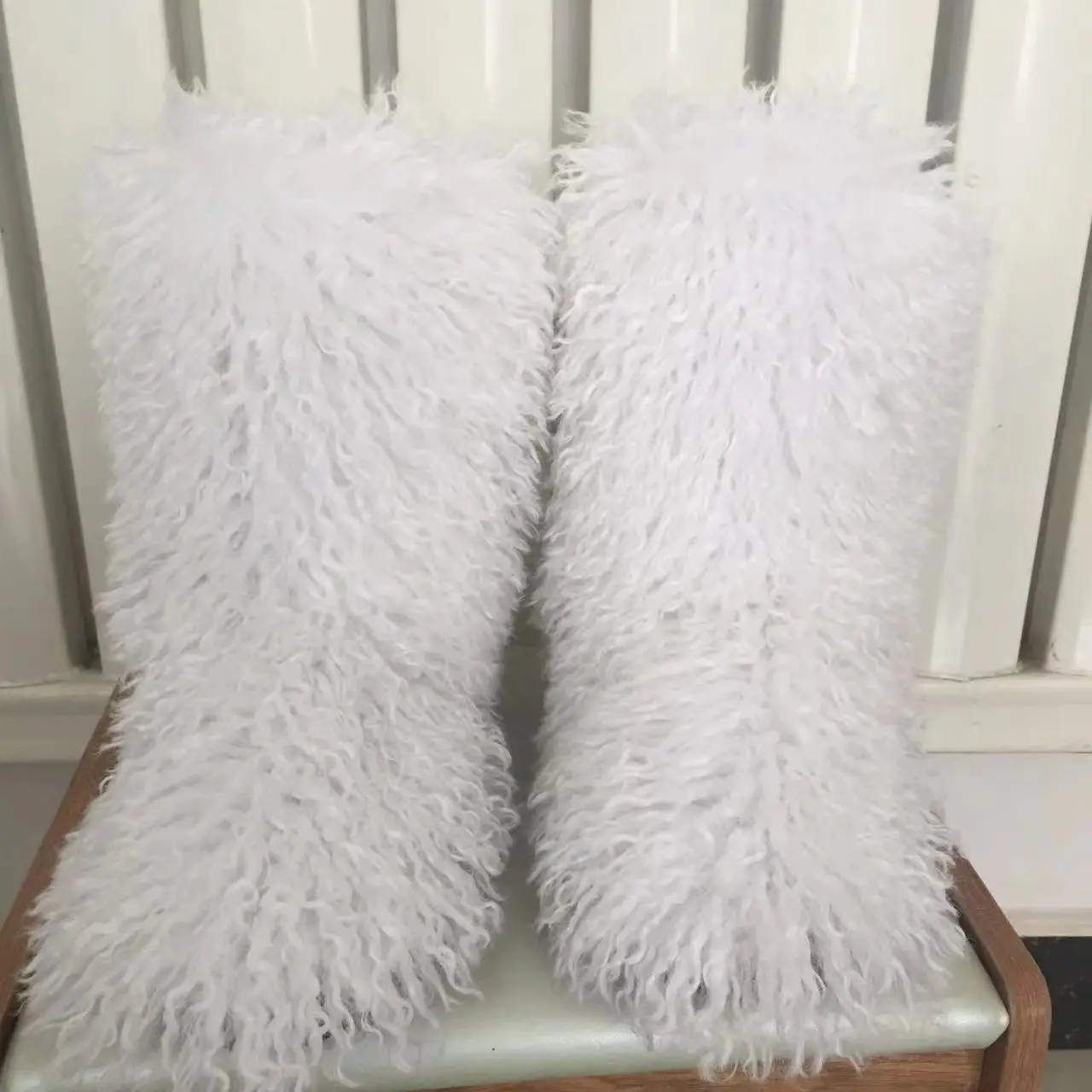 2022 Women Winter Snow Boots Outdoor Faux Wool Boots Luxury Furry Curly Fur Boots Woman Plush Warm Platform Shoes Large Size 46