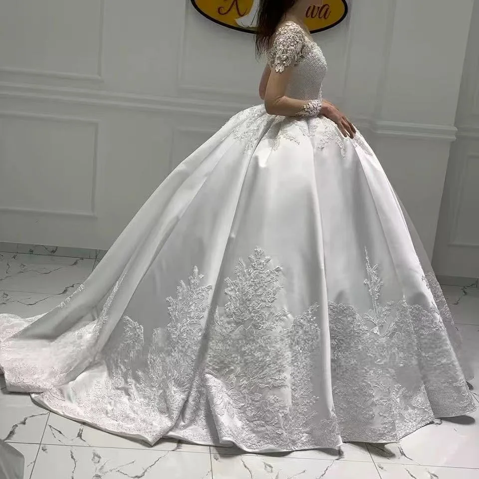 

2025 Sweetheart Satin Bridal Ball Gown Customized Long Sleeve Wedding Dress Pearl Princess Lace Applique Bridal Dress vestido de