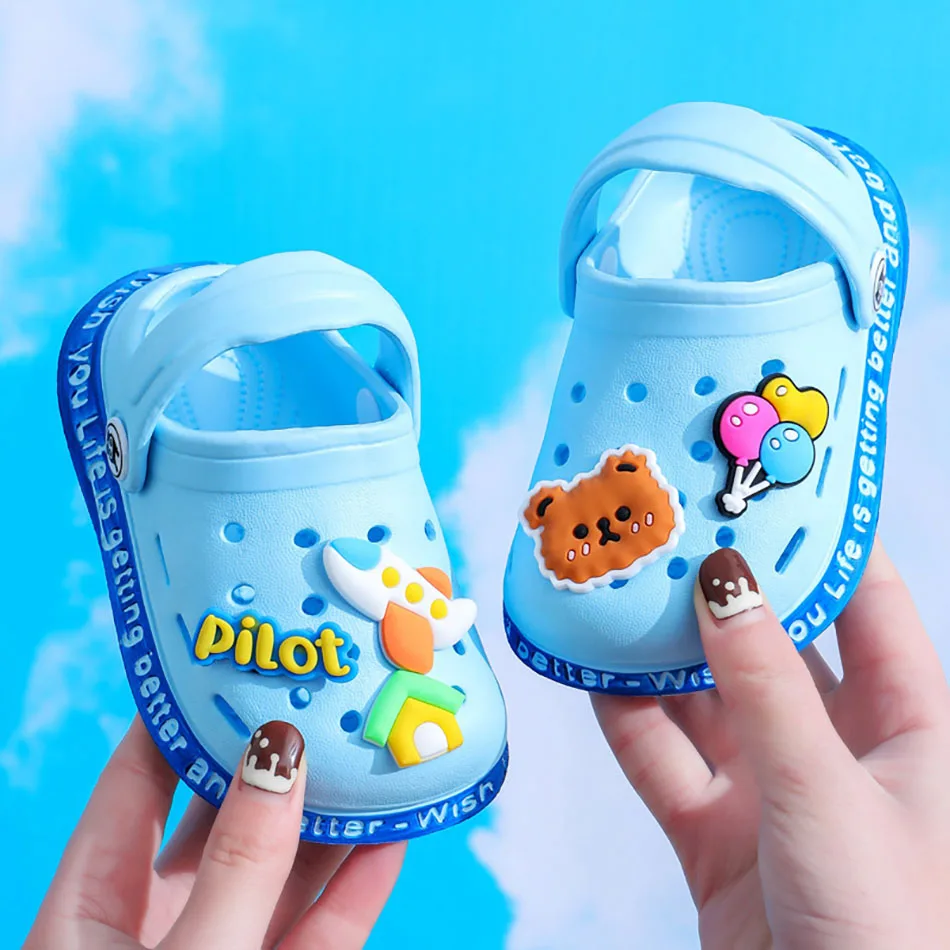 Stylish Comfortable Kids' Cartoon Clog Slippers with Anti Slip Indoor Soft Soles Perfect For Summer Unisex Design  Slippers