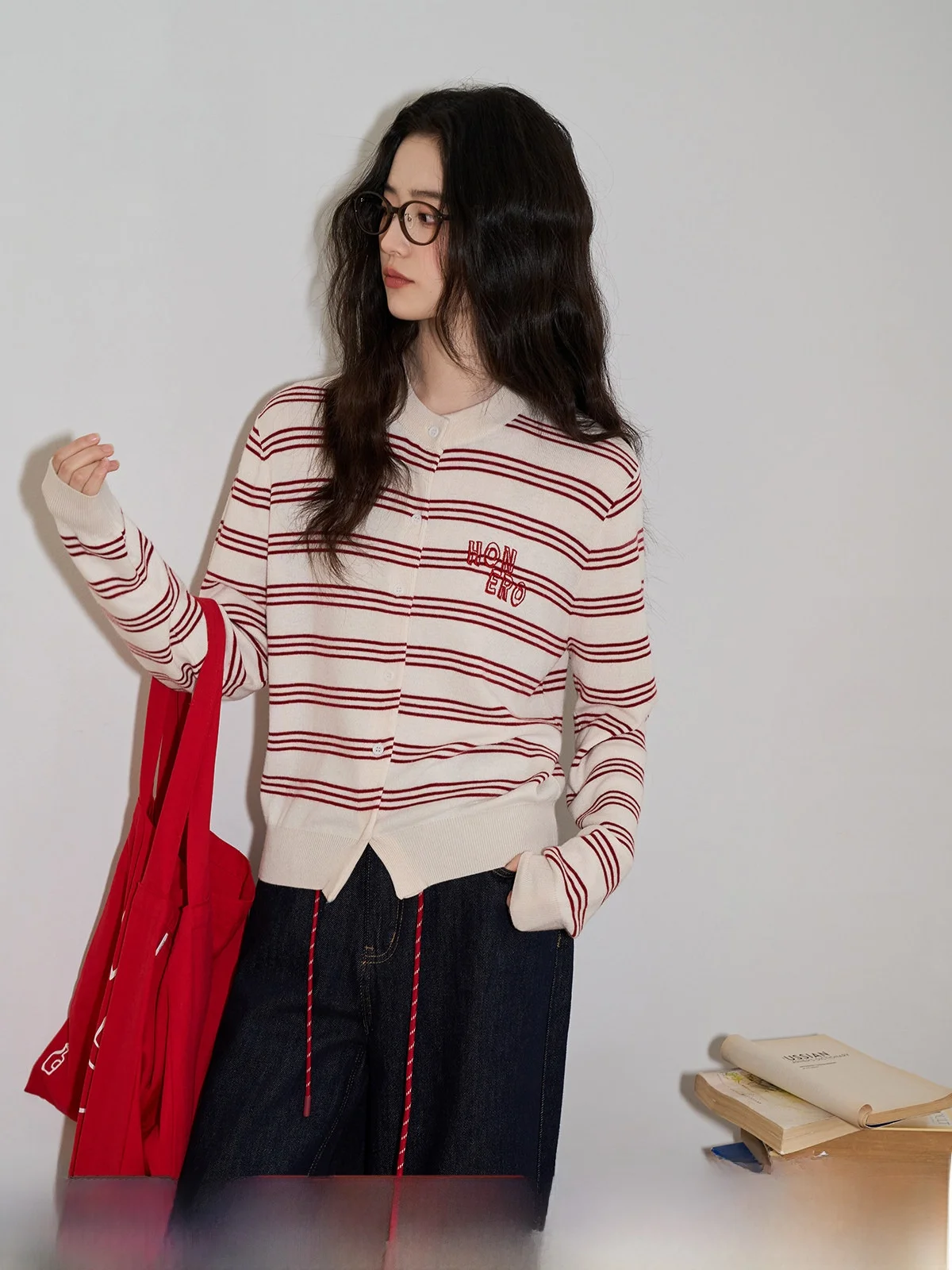 

Женский кардиган Slim Fit из трикотажа, с круглым вырезом, в полоску, с длинными рукавами, с открытым передом, зимний, новый, маленький размер, верхняя одежда