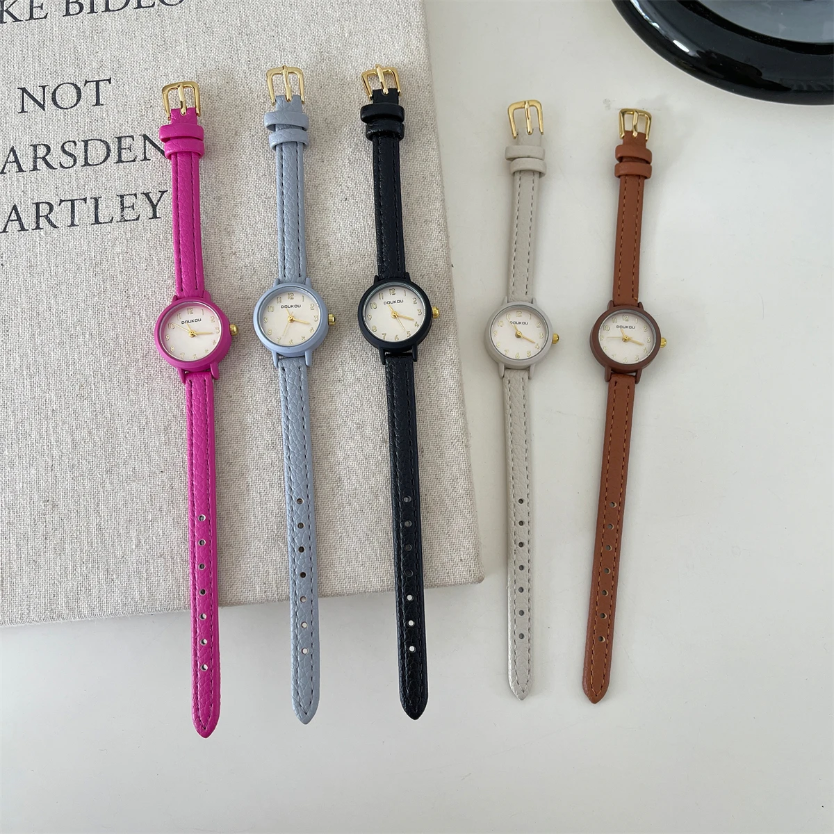 Small dial watch for women, fashionable and simple college style quartz watch, high quality luxury watch, ladies' high-end watch