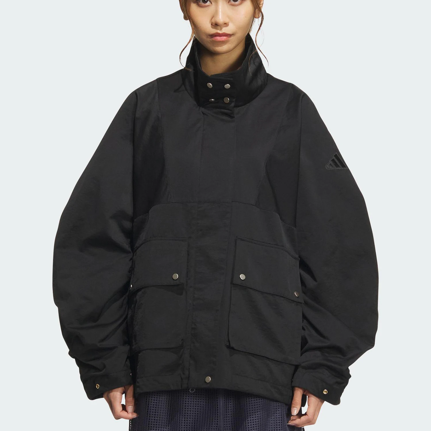 

Официальная аутентичная новая женская спортивная свободная повседневная куртка Adidas с воротником-стойкой JN9980