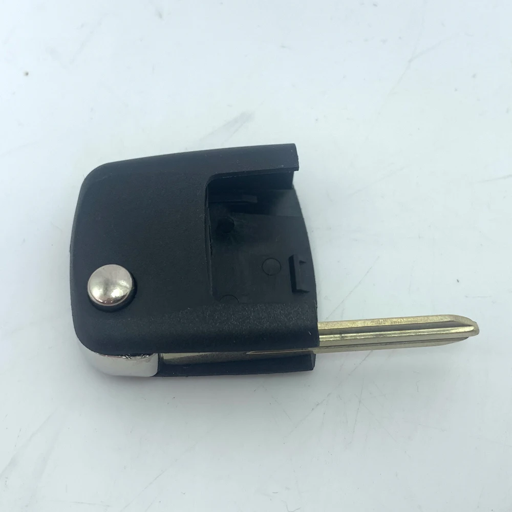 

Spare Key Embryo For Sinotruk Howo Light Truck Original Parts Titan Commander Taurus Folding Remote Control Key Blank Alternate