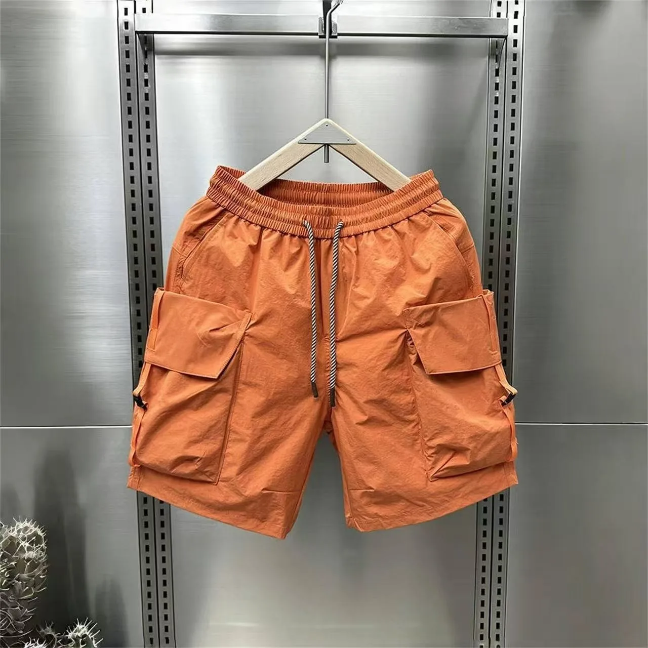 ชายหาดฮาวายแห้งเร็วกางเกงขาสั้นลายพรางกางเกงขาสั้นฤดูร้อนสบายๆอินเทรนด์และแฟชั่นเสื้อผ้าผู้ชายกางเกงกีฬา 2025 ใหม่