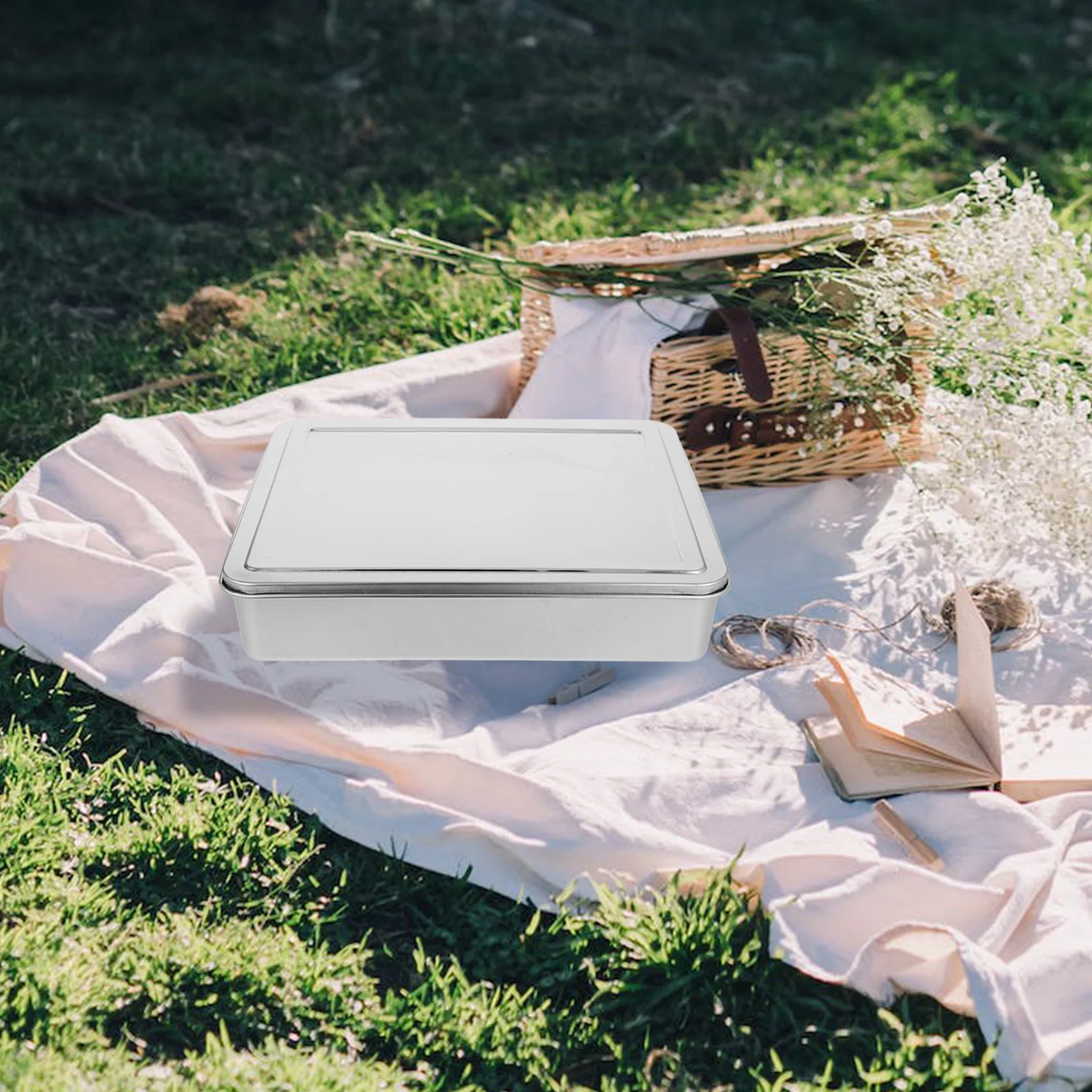 

Stainless Steel Covered Cake Pan Lid Baking Container for Tiramisu Mousse Cakes Home Kitchen Baking Pans