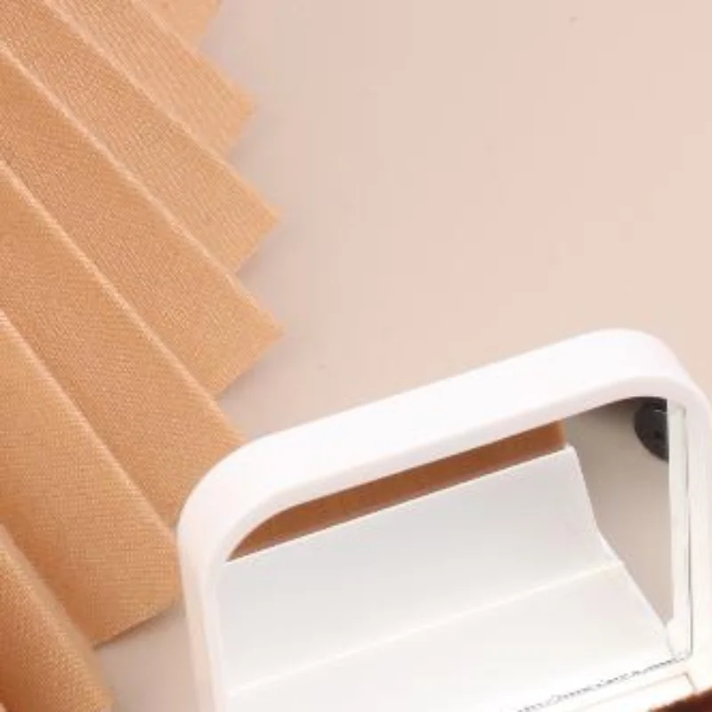 Ensemble de pinceaux de fond de teint portables ultra-minces et souples sans traces avec miroir intégré, design monobloc pour un maquillage impeccable