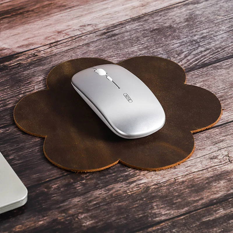 Vintage Crazy Horse Leather Mouse Pad Cute Flower Shape Non-Slip Cowhide Desk Mouse Mat Smooth Surface Mouse Pad for Office Work