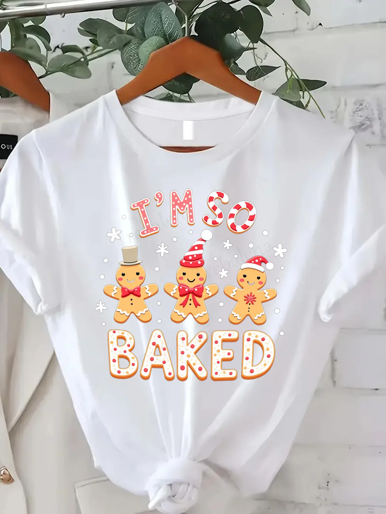 

Women T-shirt Cute Gingerbread "I'm So Baked" Christmas T-Shirt for Women